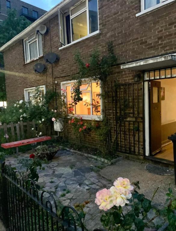 Whitechapel Lindley House R2 Londres Exterior foto